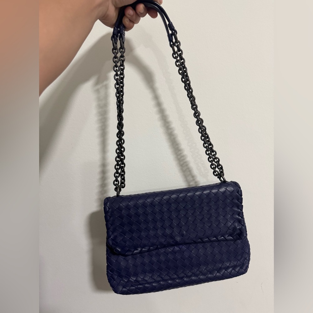 Bottega Veneta Navy Woven Leather Shoulder Bag - Picture 12 of 13